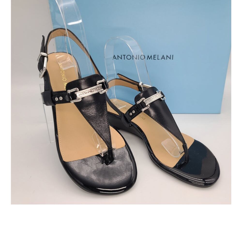 NIB Antonio Melani Women 5M Black Leather T-Strap Sandals Low Heel Style Amirah